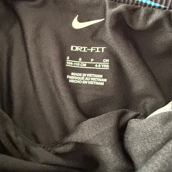 Little Girl Nike Dri-Fit Sz 5 Shorts Rainbow Stripe  and Shirt New with tags - Picture 3 of 6
